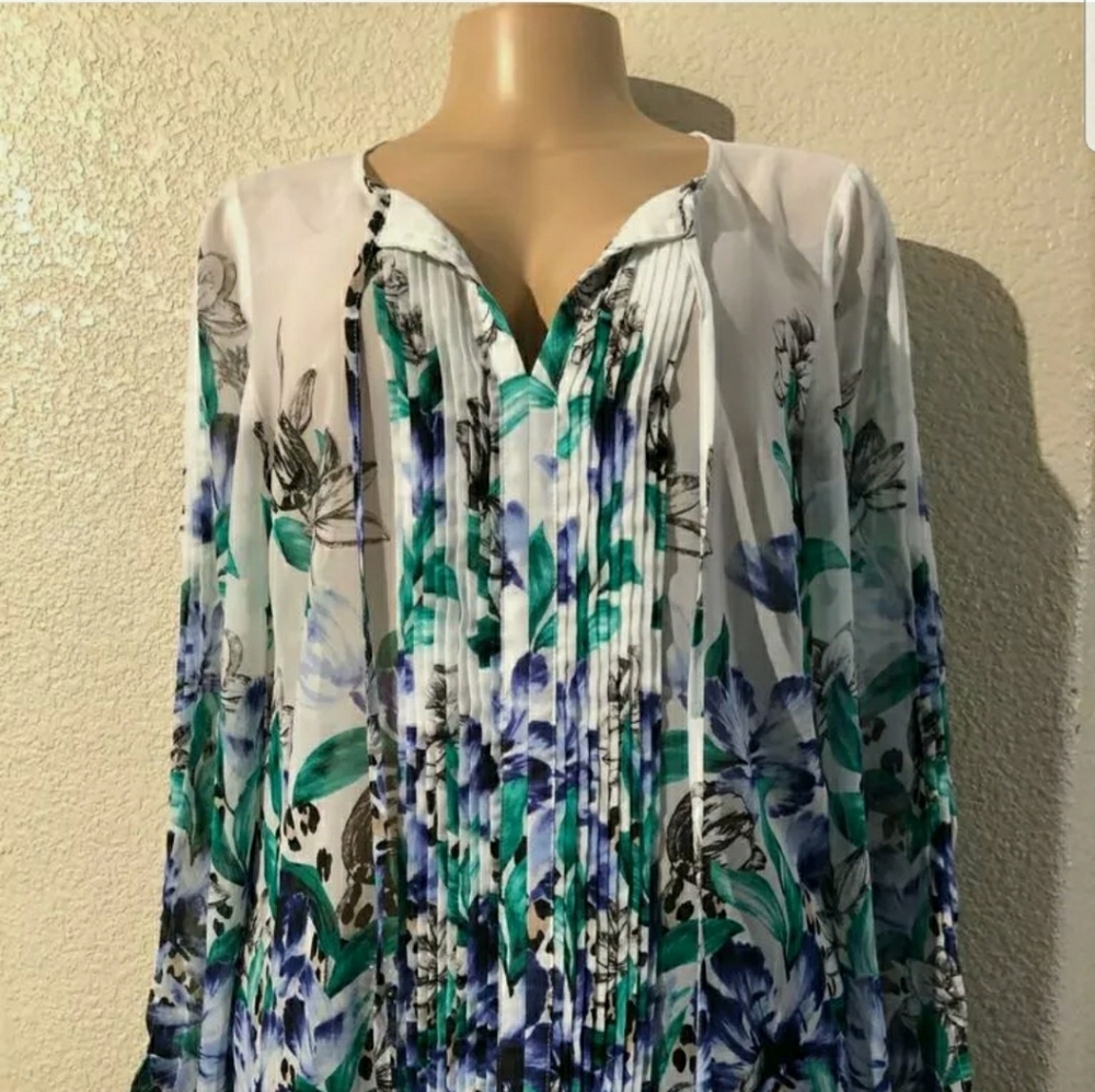 White House V neck stripe Women Size M Blouse Long